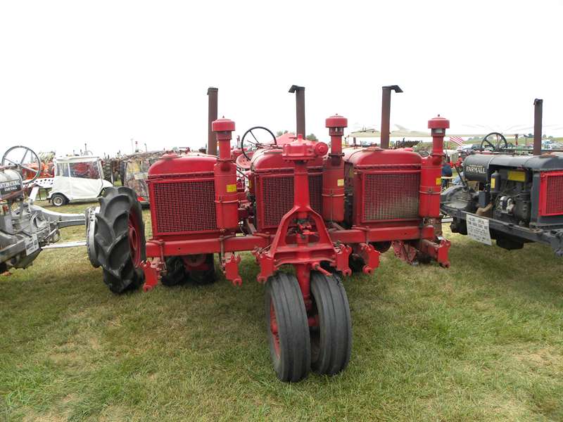 Viewing a thread Elnora IN. Tractor Show (PIC)
