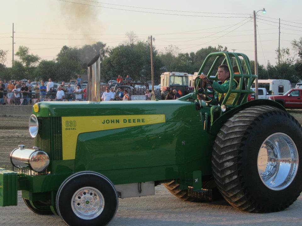 Viewing A Thread John Deere 830 Pulling Tractor 2592