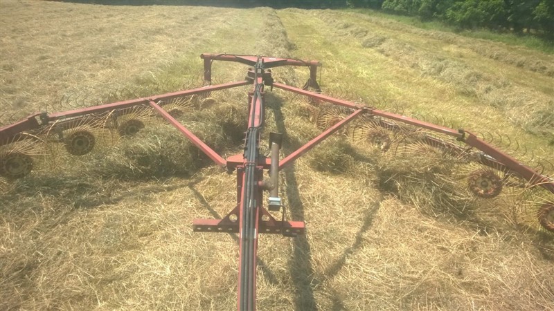 Viewing a thread - New hay rakes????